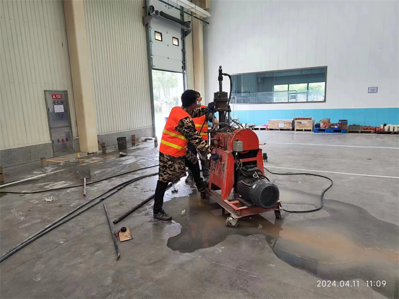 观山湖厂房地面下沉塌陷注浆加固施工